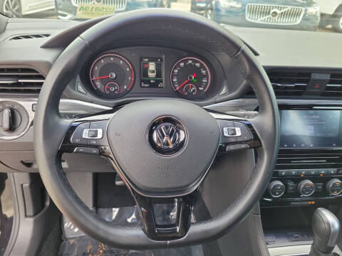 2022 Volkswagen Passat R-Line