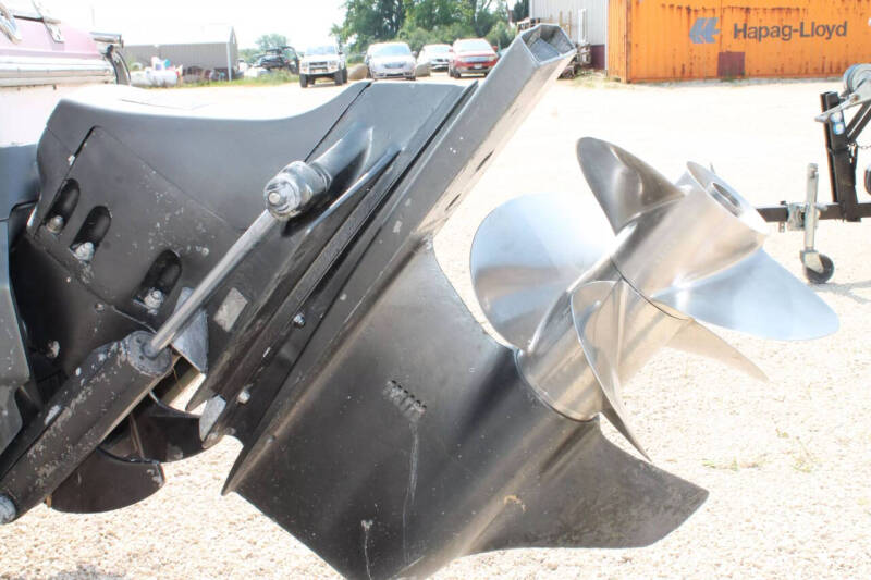 1996 Hurricane Deck Boat 246