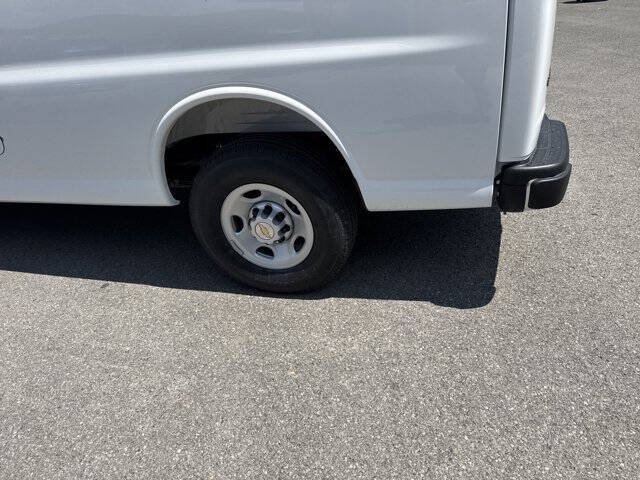 2025 Chevrolet Express 2500