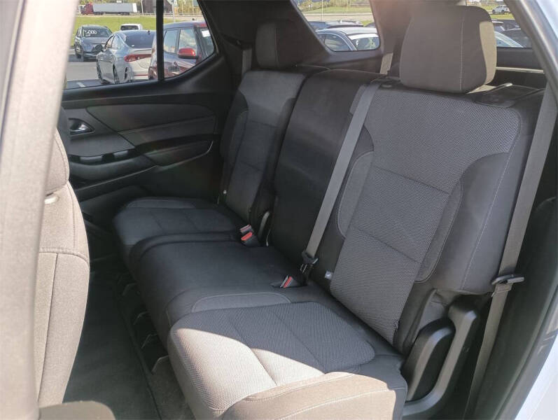 2022 Chevrolet Traverse LT Cloth