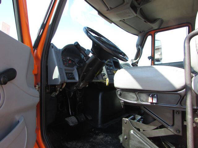 2004 International WorkStar 7300