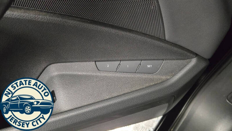 2021 Audi e-tron quattro Premium
