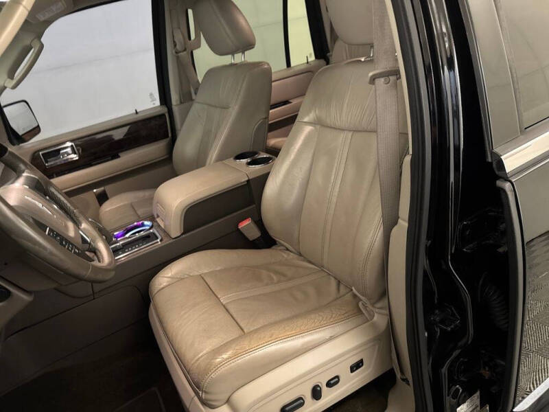 2016 Lincoln Navigator Select
