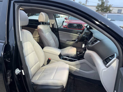 2017 Hyundai Tucson SE