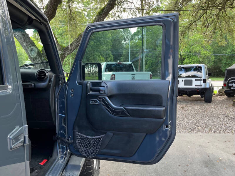 2017 Jeep Wrangler Unlimited Smoky Mountain