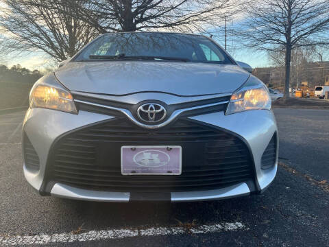 2017 Toyota Yaris 5-Door LE
