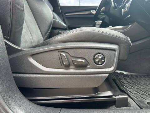 2022 Audi SQ5 3.0T quattro Premium Plus