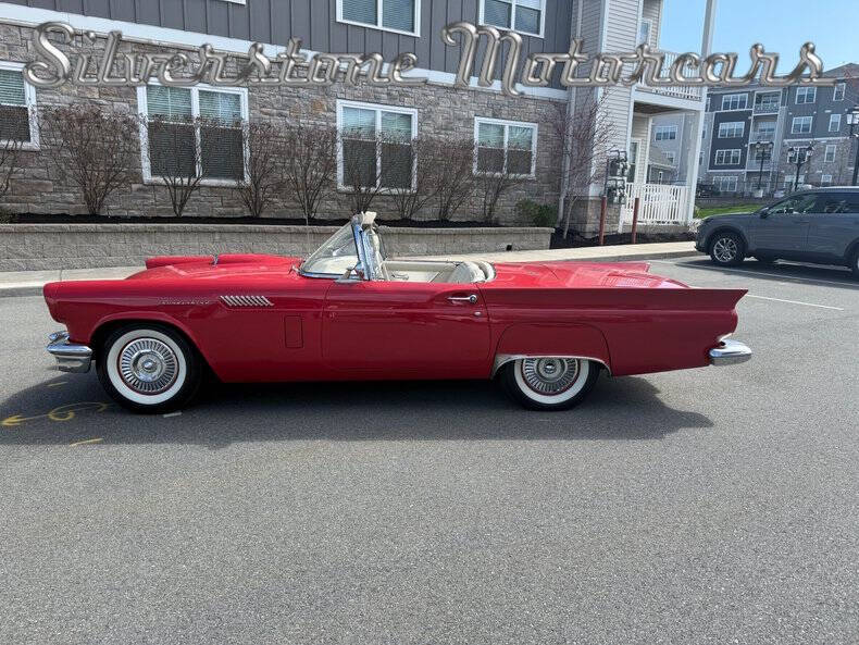 1957 Ford Thunderbird