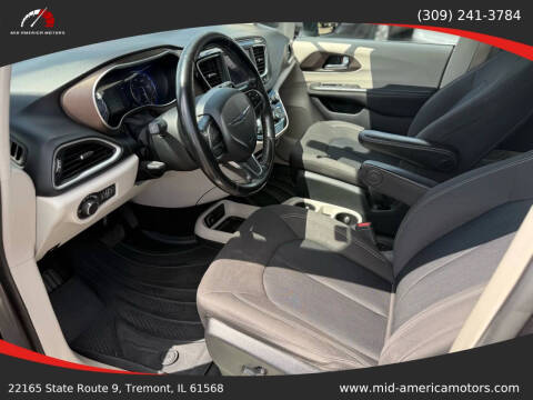 2020 Chrysler Voyager LX