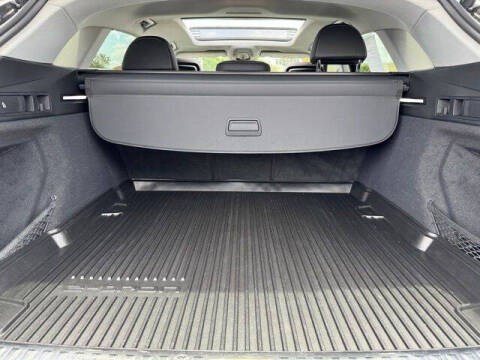 2022 Audi e-tron quattro Premium