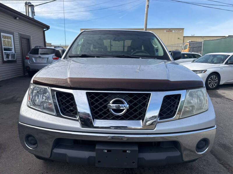 2009 Nissan Frontier SE's photo