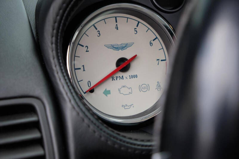 2003 Aston Martin V12 Vanquish