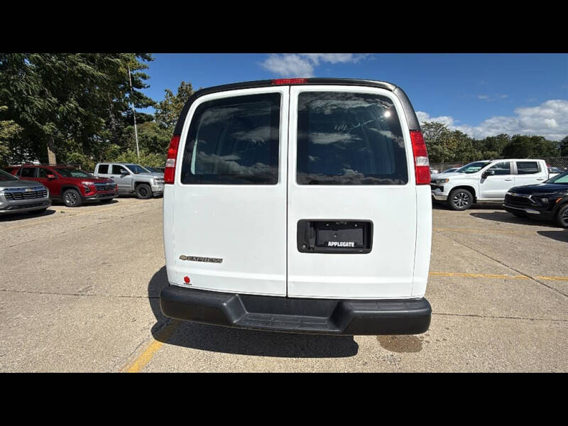 2021 Chevrolet Express 2500