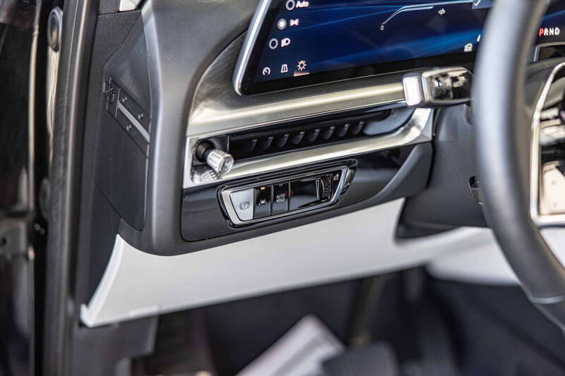 2024 Cadillac LYRIQ Sport 2