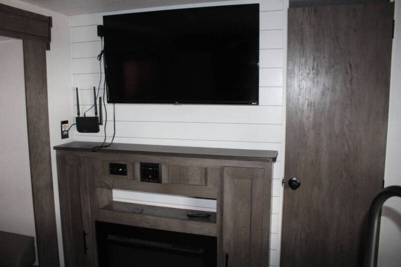 2021 Forest River Wildwood 273QBLXL