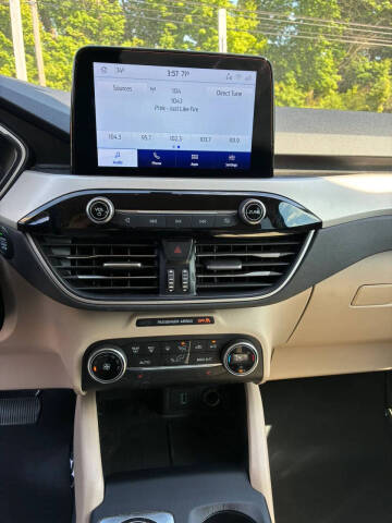 2020 Ford Escape SE