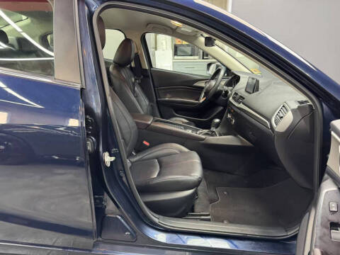 2017 Mazda MAZDA3 Touring