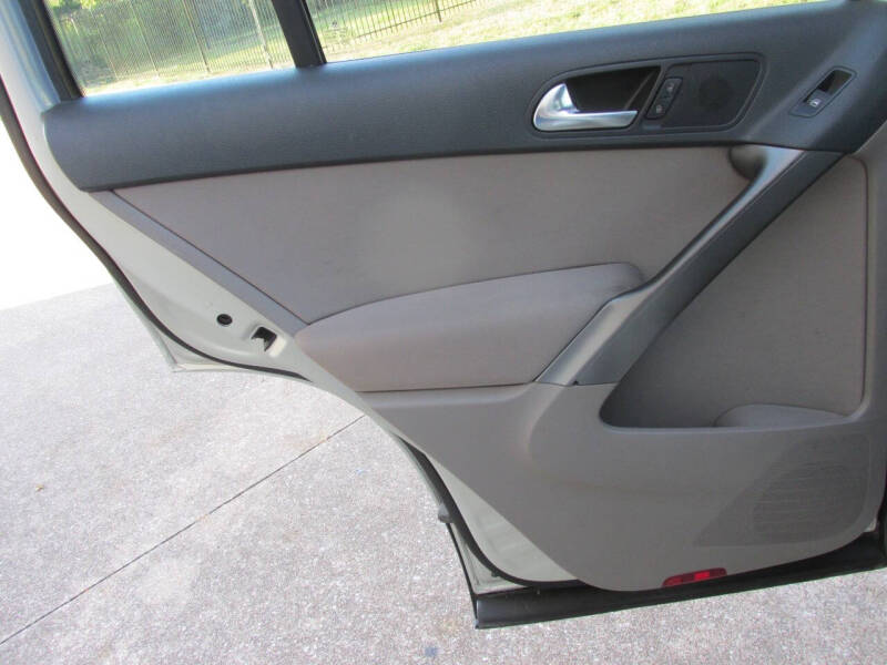 2009 Volkswagen Tiguan SE