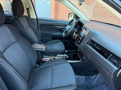 2019 Mitsubishi Outlander ES