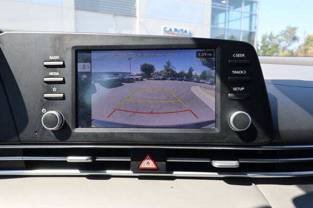 2024 Hyundai Elantra SE