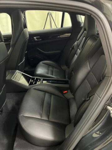 2018 Porsche Panamera 4