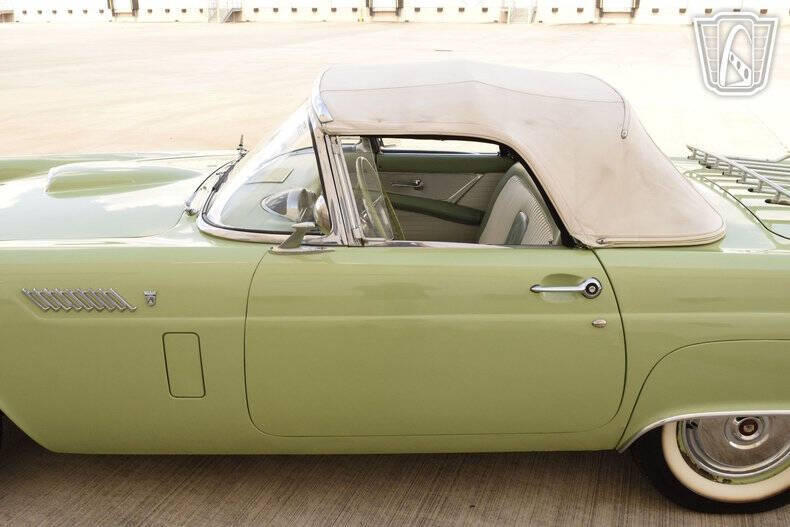 1956 Ford Thunderbird