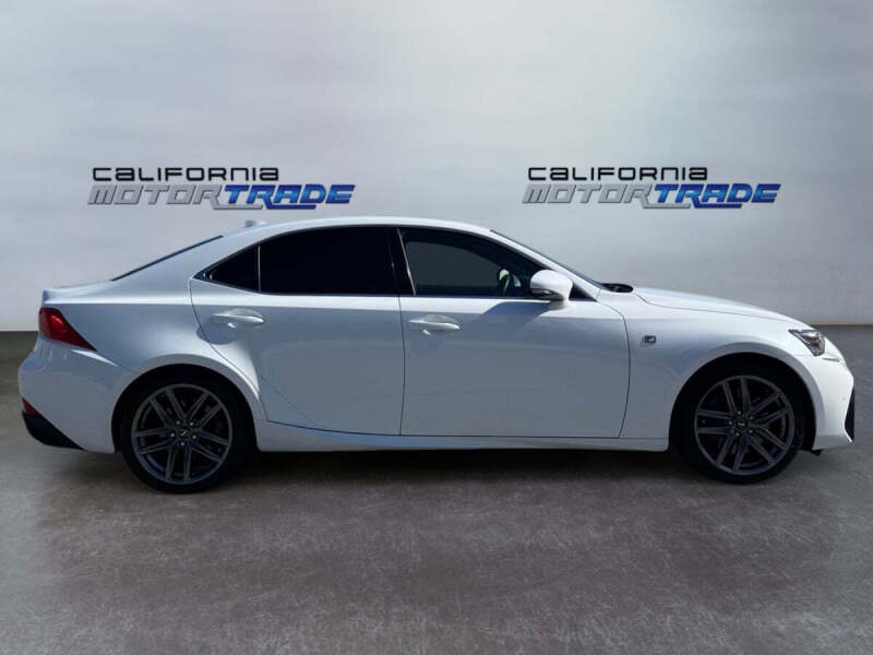 2018 Lexus IS 300