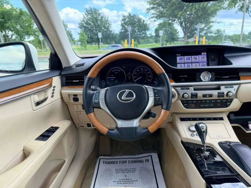 2013 Lexus ES 300h