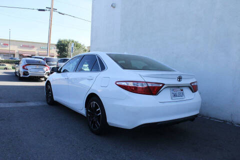 2017 Toyota Camry SE