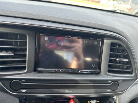 2020 Hyundai Elantra SE