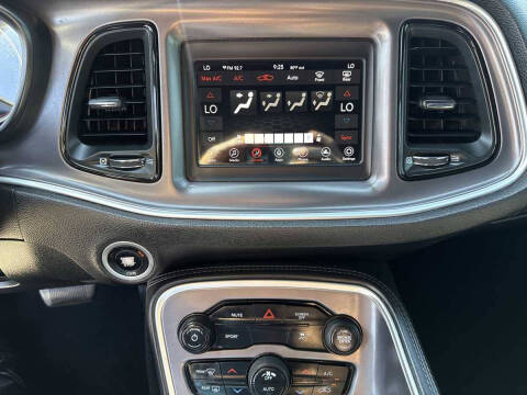 2019 Dodge Challenger SXT