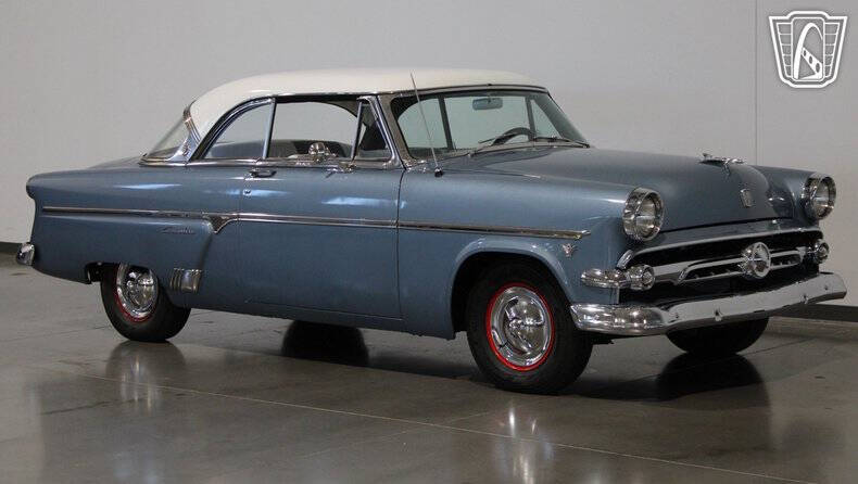 1954 Ford Crestline