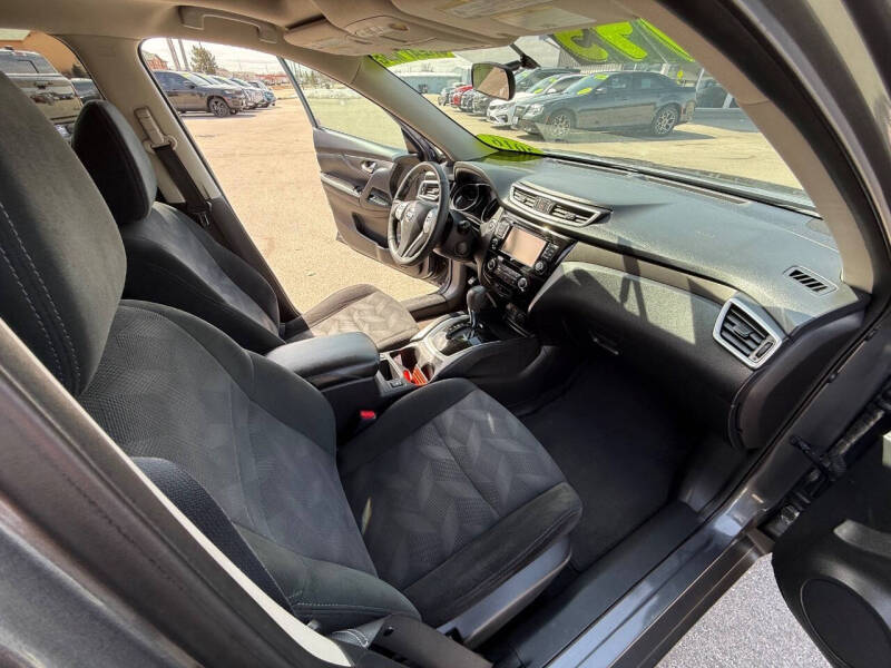 2016 Nissan Rogue SV