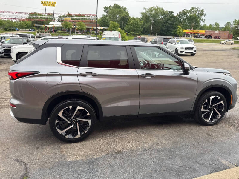 2024 Mitsubishi Outlander SE