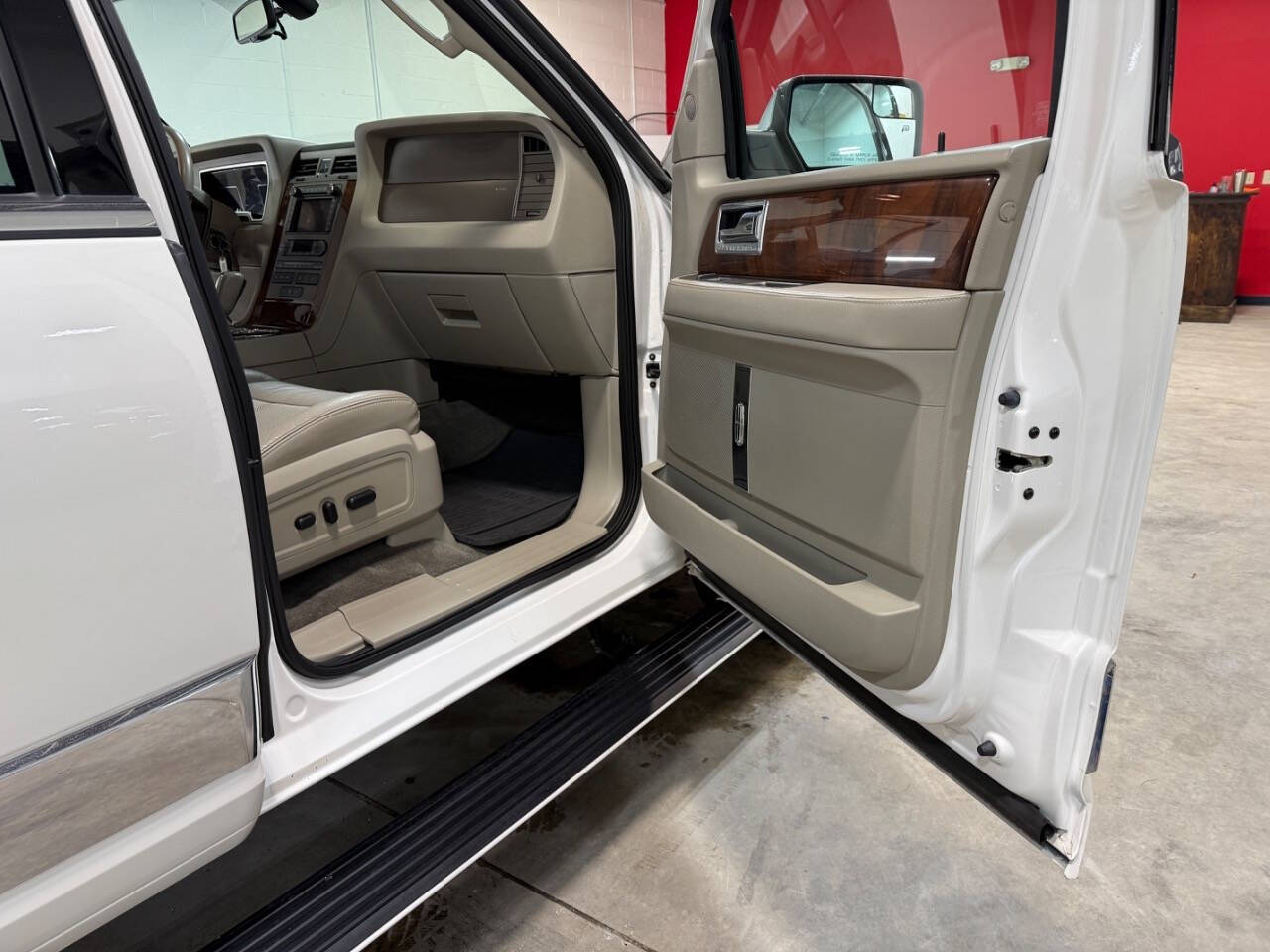 2013 Lincoln Navigator for sale at Vehicle Brothers LLC in Broadview Heights, OH