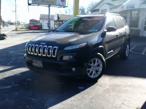 2015 Jeep Cherokee for sale at GREG'S EAGLE AUTO SALES in Massillon OH
