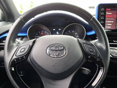 2022 Toyota C-HR XLE