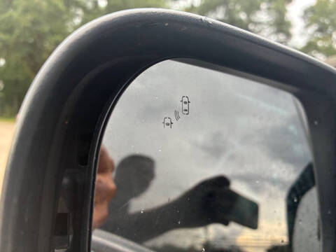 2023 Nissan Titan SV