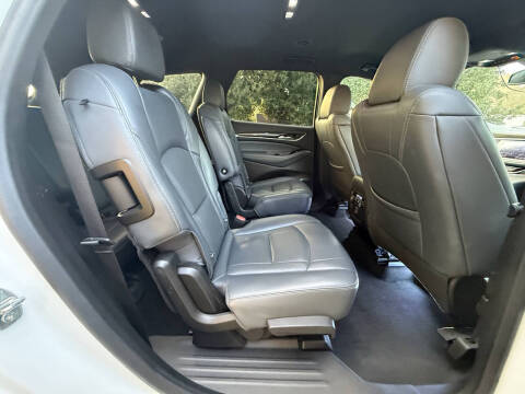 2022 Buick Enclave Essence