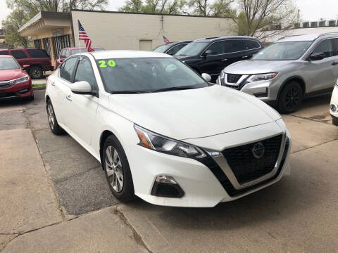 2020 Nissan Altima for sale at Divine Auto Sales LLC in Omaha NE