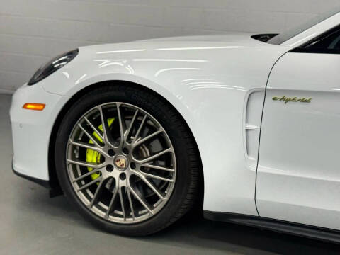 2023 Porsche Panamera 4 E-Hybrid Platinum Edition