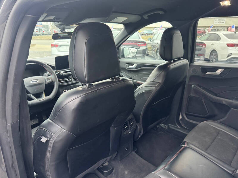 2025 Ford Escape ST-Line Select