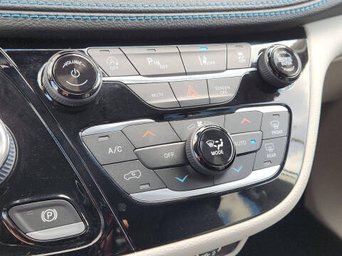 2021 Chrysler Pacifica Touring L