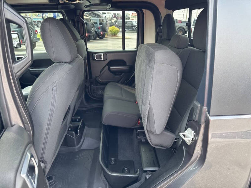 2023 Jeep Gladiator Willys