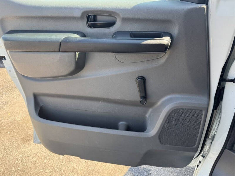 2014 Nissan NV 2500 HD SV