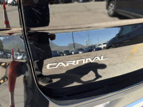 2024 Kia Carnival EX