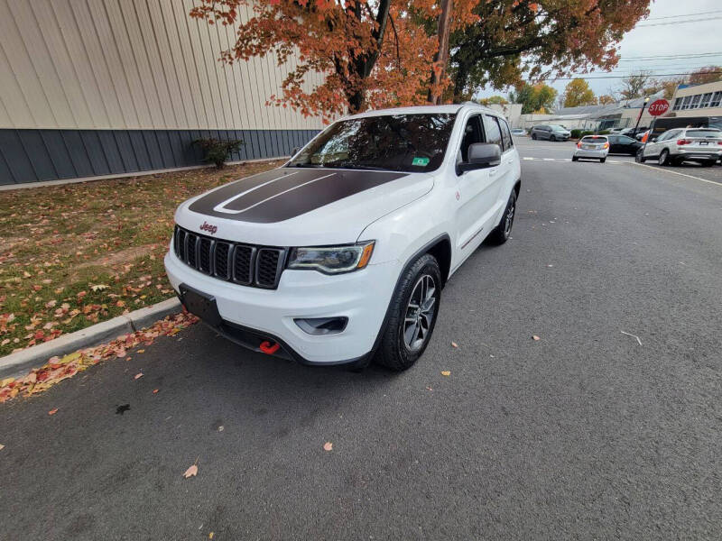2018 Jeep Grand Cherokee Trailhawk's photo