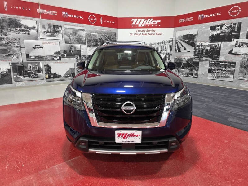 2025 Nissan Pathfinder Platinum