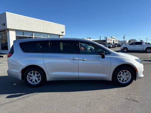 2026 Chrysler Voyager LX