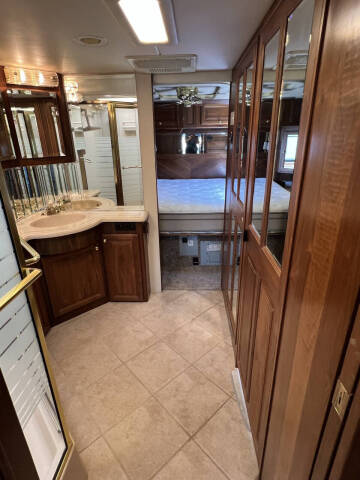 2002 Foretravel GV320 4010